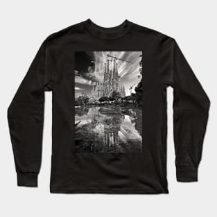 La Sagrada Familia en blanco y negro Long Sleeve T-Shirt